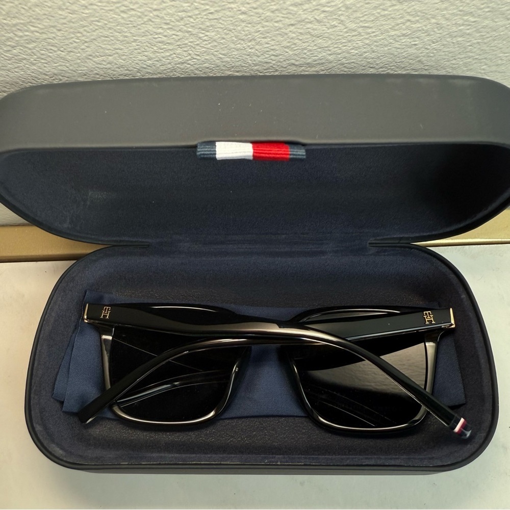 Brand new w tags Tommy Hilfiger
Tommy Hilfiger
TH 2158/S 807/IR - Picture 4 of 7
